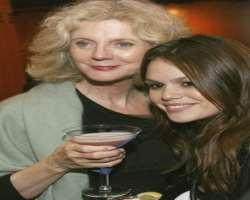 Blythe Danner consuming alcohol